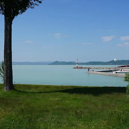 Appartamento In Szantod/balaton 27836 Szántód